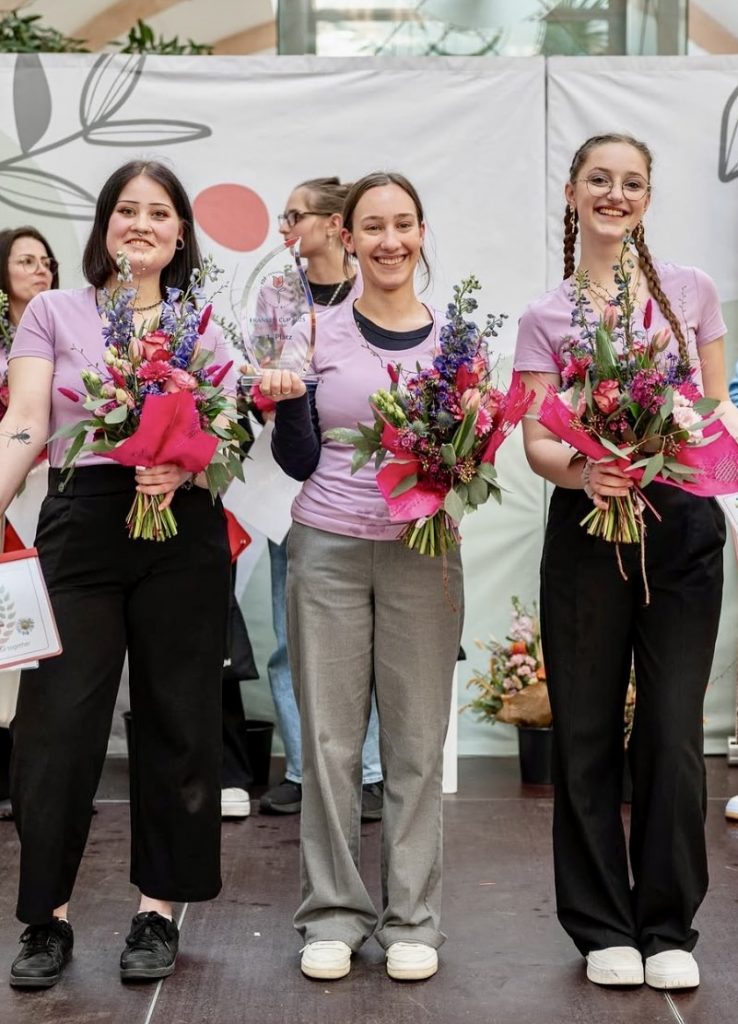 Foto der drei Preisträgerinnen.