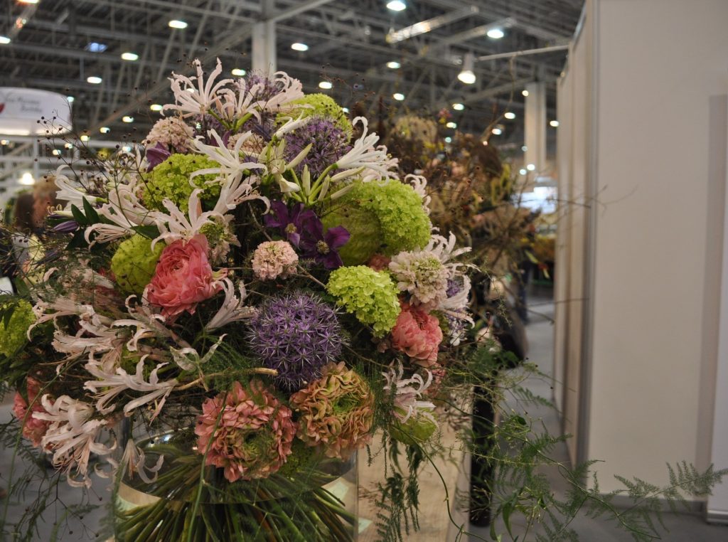 wuchtiger Blumenstrauß.