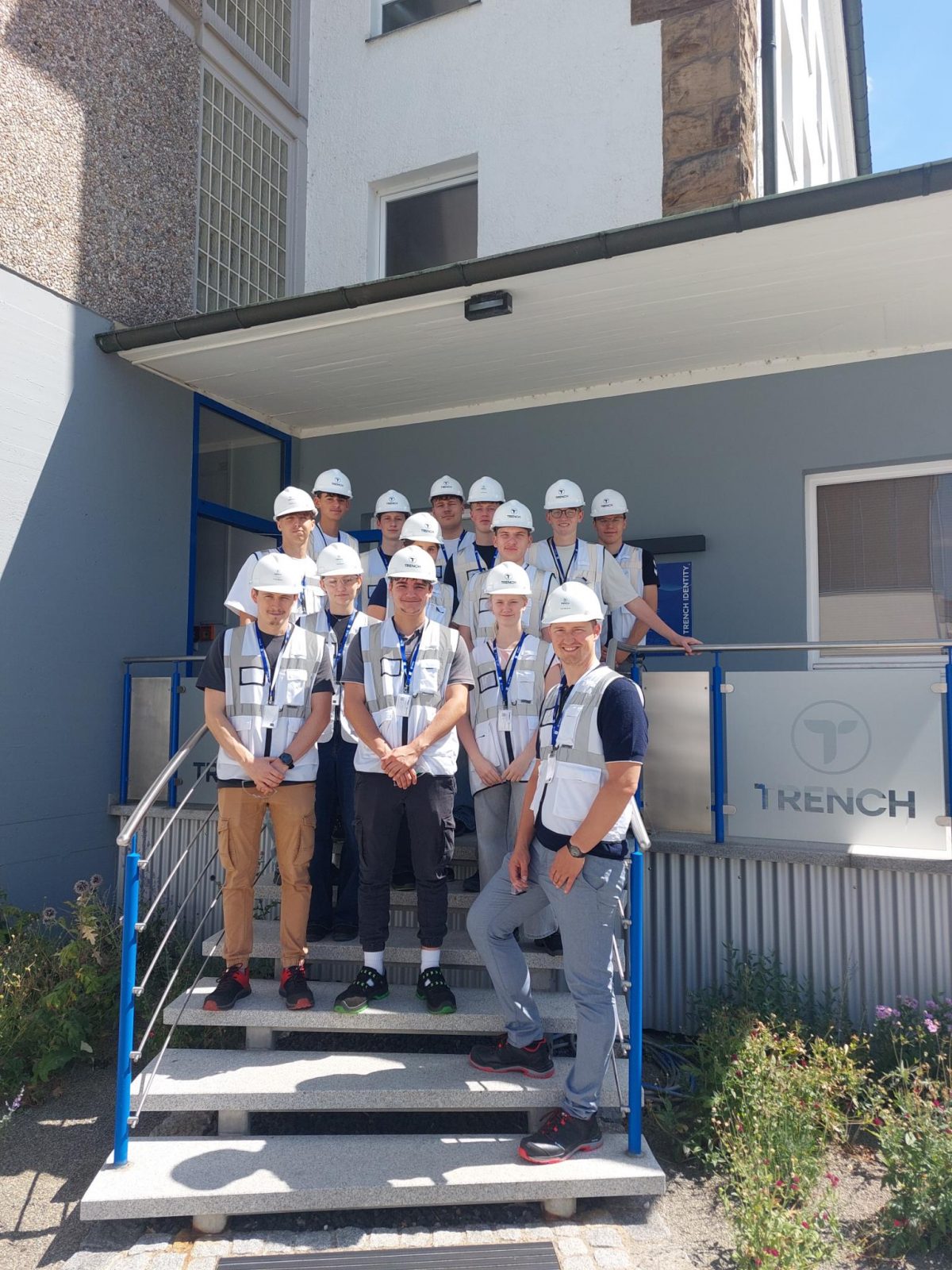 Hochspannungstechnik hautnah: Exkursion zur Trench Group